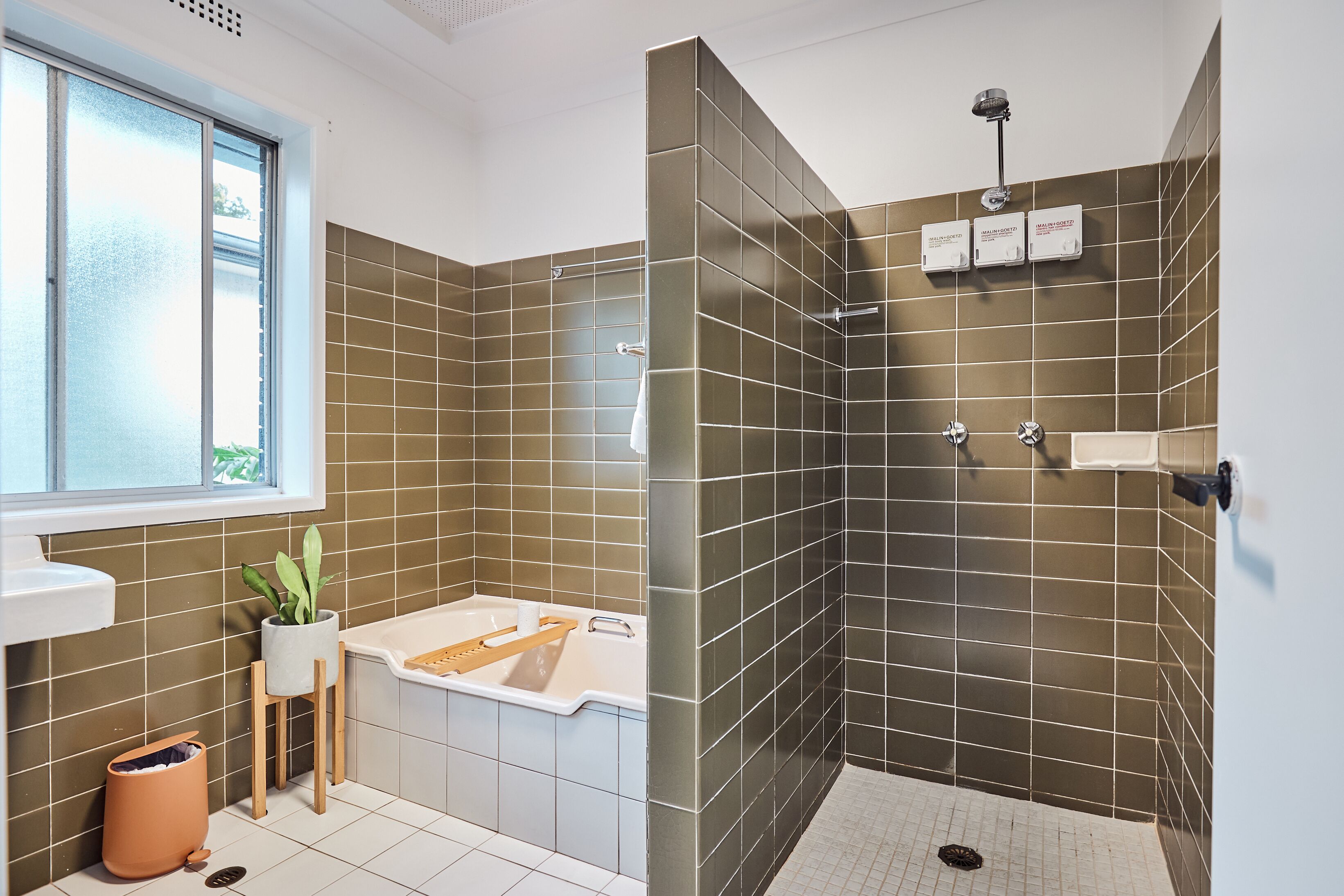 Apartment, 3 Bedrooms | Bathroom