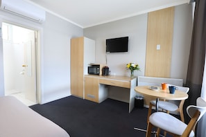 Standard Double Room | Living area