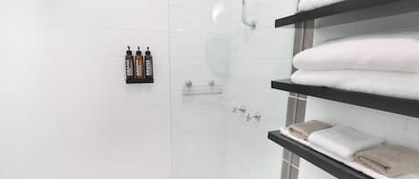 Family 4 | 1 bedroom, premium bedding, pillowtop beds, desk