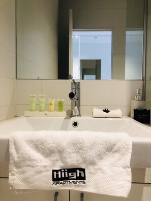 Standard Apartment, 1 Bedroom | Bathroom