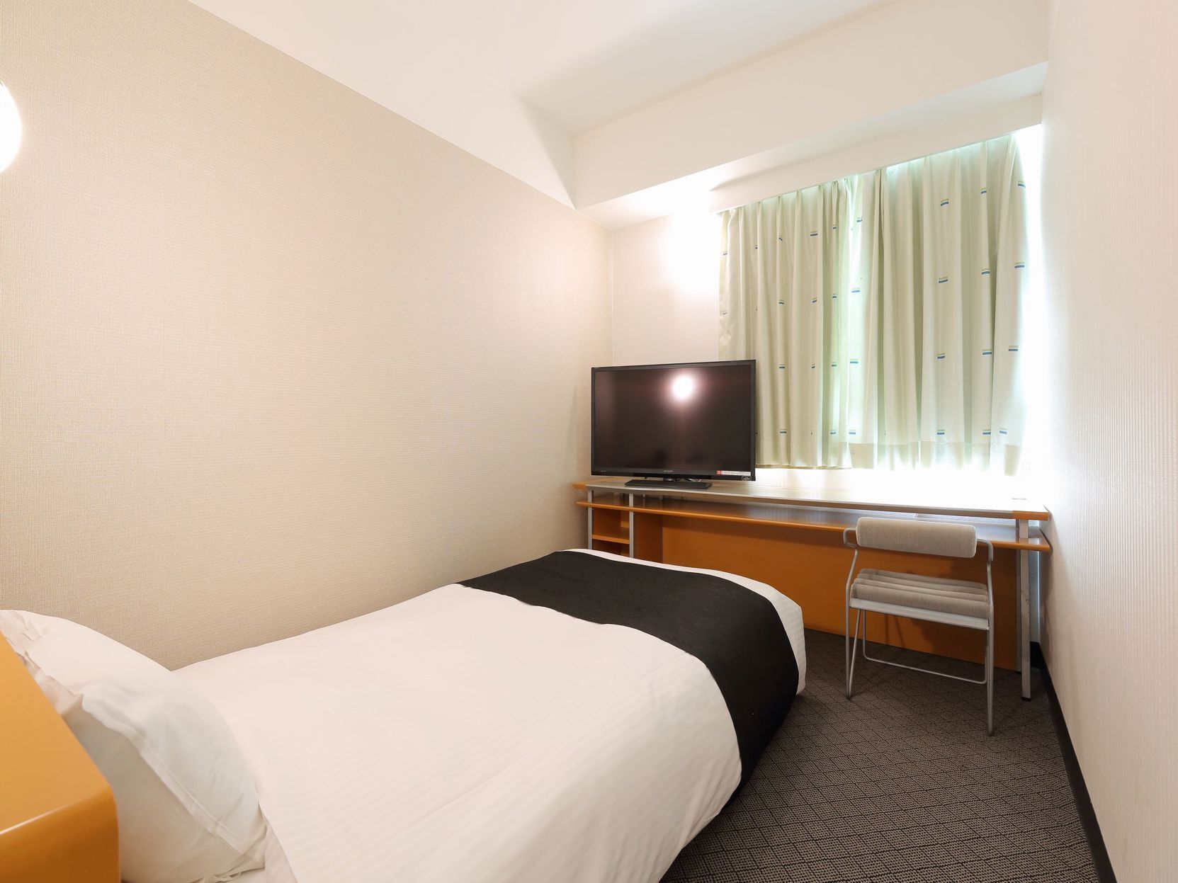 Desk, blackout curtains, iron/ironing board, free WiFi
