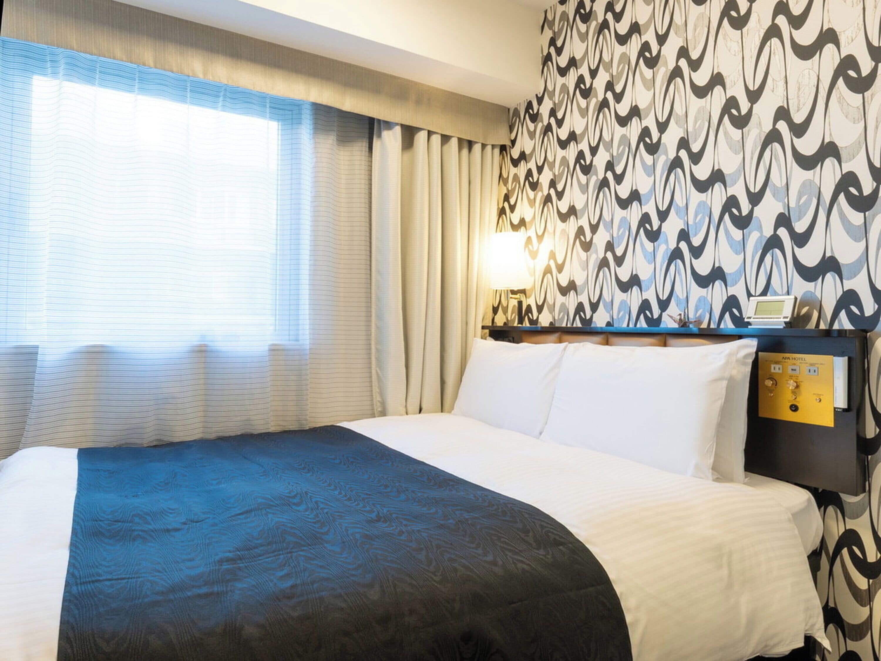 办公桌、遮光窗帘、熨斗/熨板、免费 WiFi