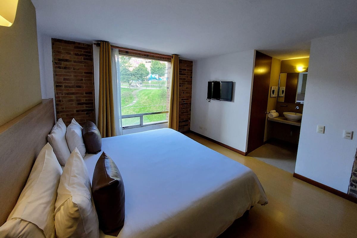 Biancheria da letto di alta qualità, minibar, cassaforte in camera