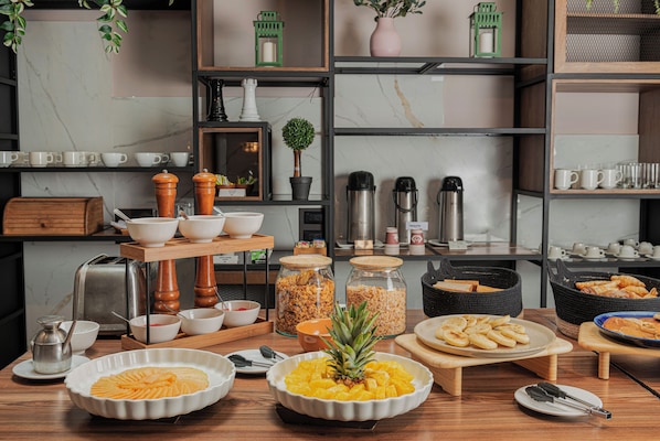 Breakfast meal - Viaggio Nueve Tres Suites (Bogotá)