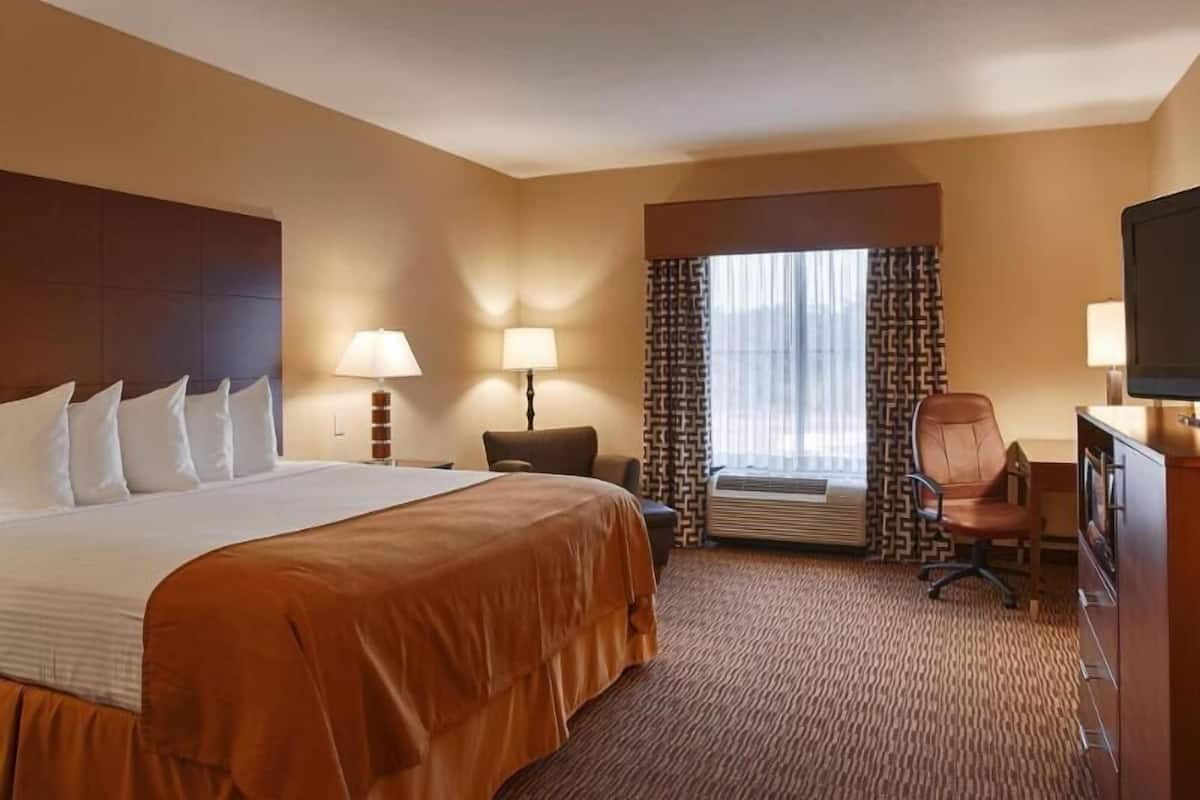 Desk, iron/ironing board, cribs/infant beds, free WiFi