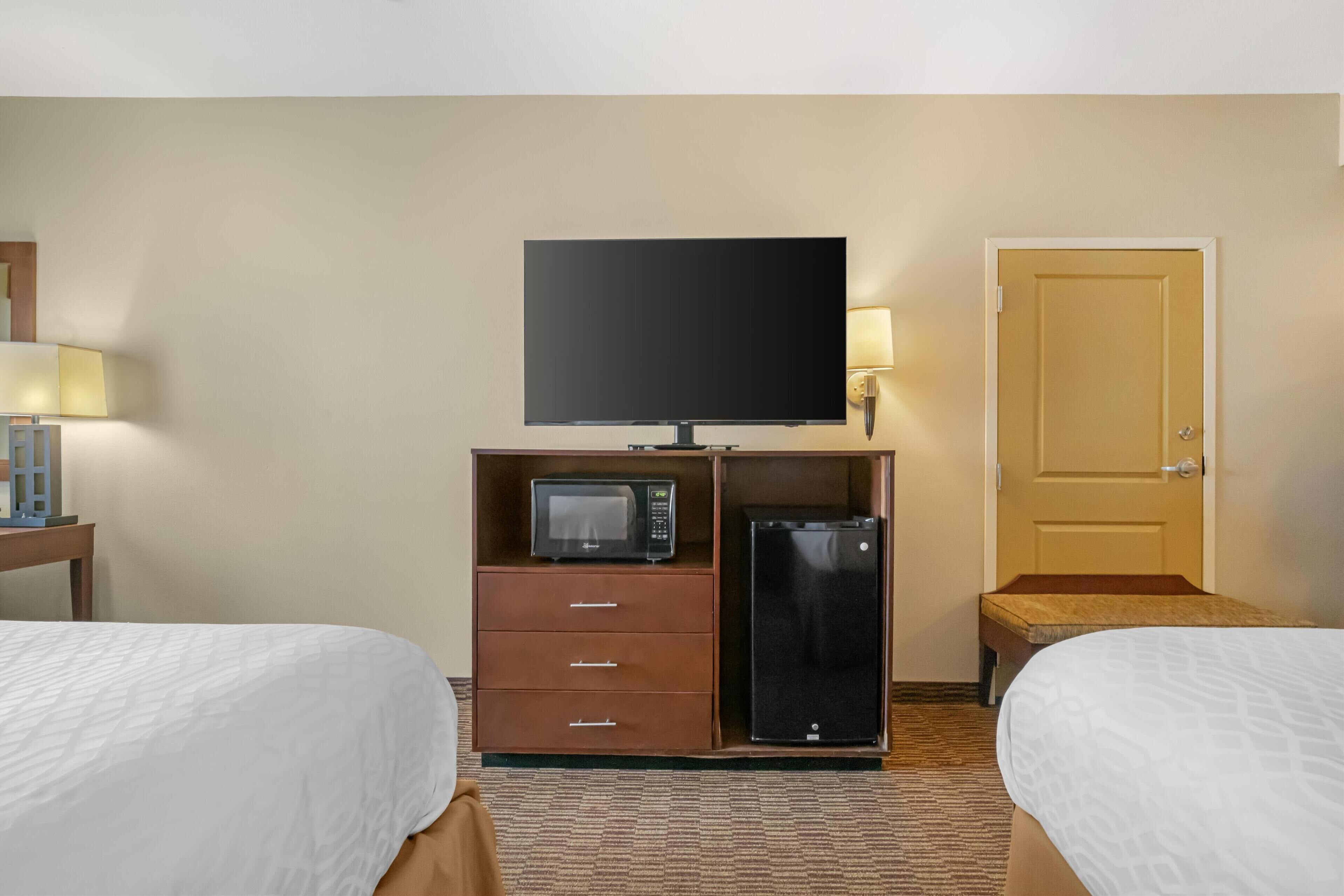 desk, iron/ironing board, cots/infant beds, free wifi