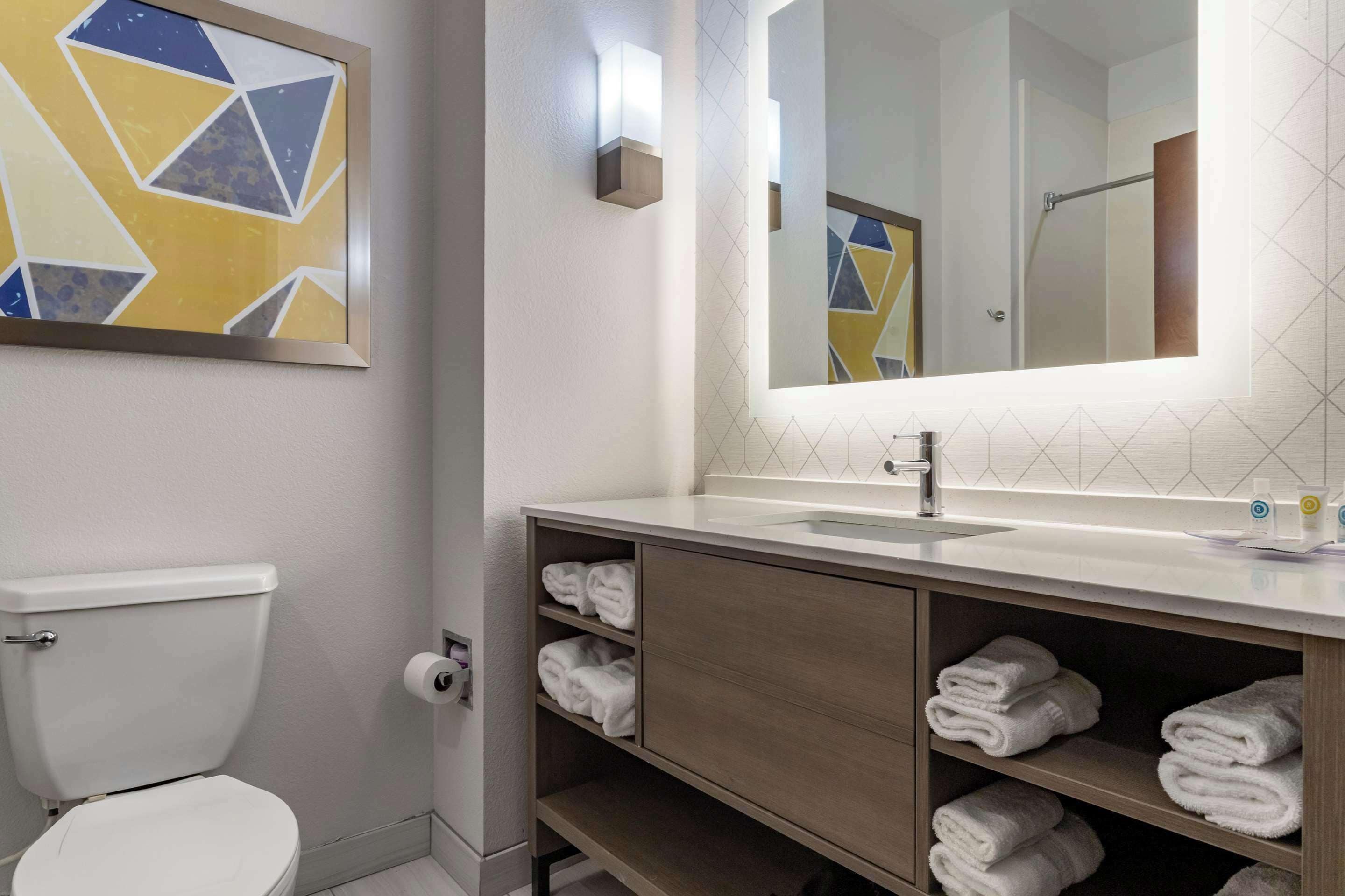 desk, blackout curtains, iron/ironing board, free wifi