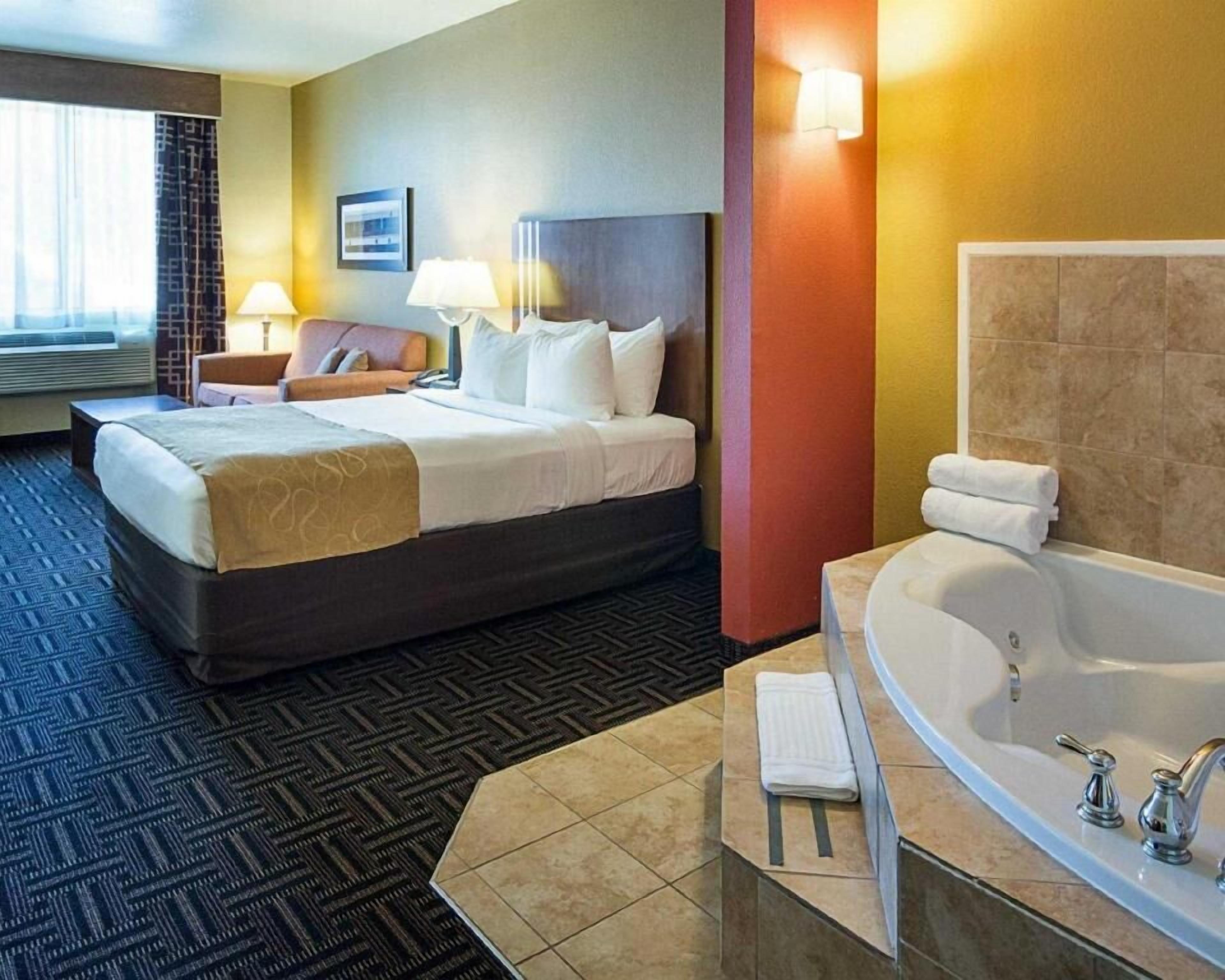 Desk, blackout drapes, iron/ironing board, free WiFi