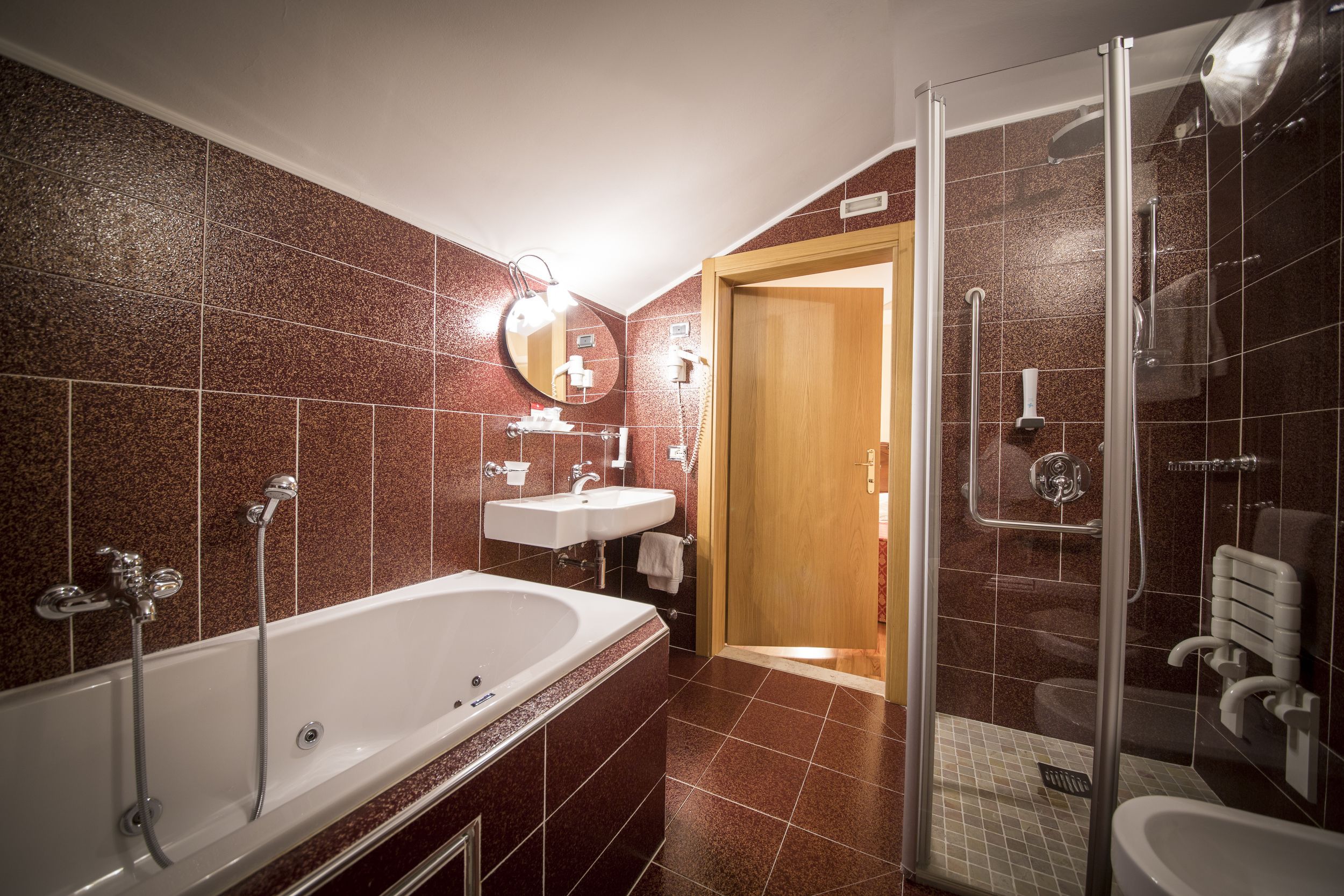 double room (relax) | bathroom | shower, free toiletries, hair dryer, bidet
