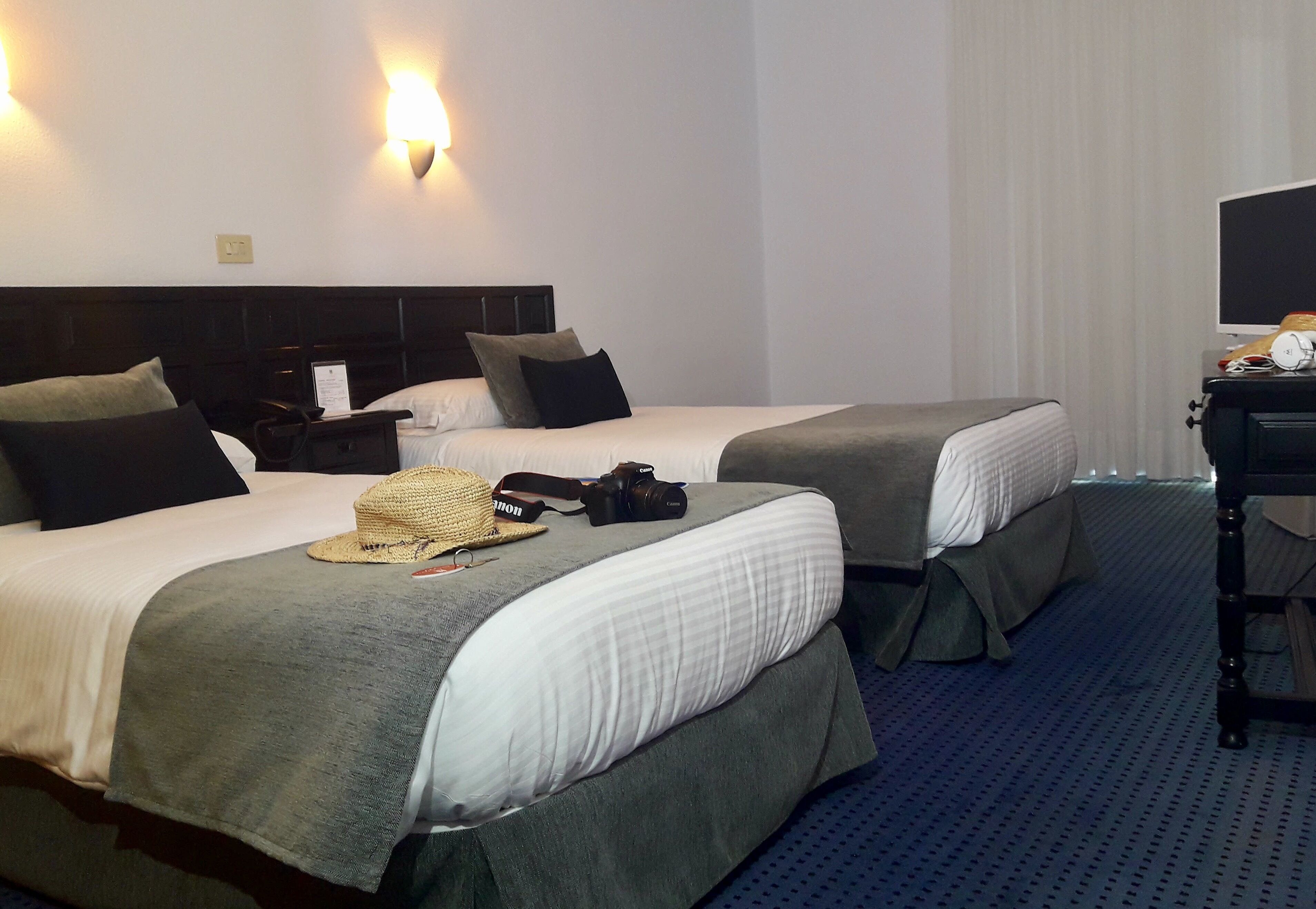 Minibar, wifi gratis, ropa de cama
