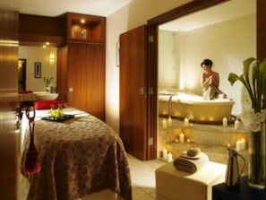 Couples treatment room(s), body treatments, aromatherapy