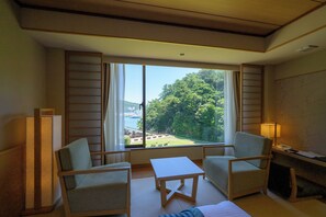 Quarto duplo tradicional (Modern Japanese, 2 beds + 1 extra bed) | Vista do quarto