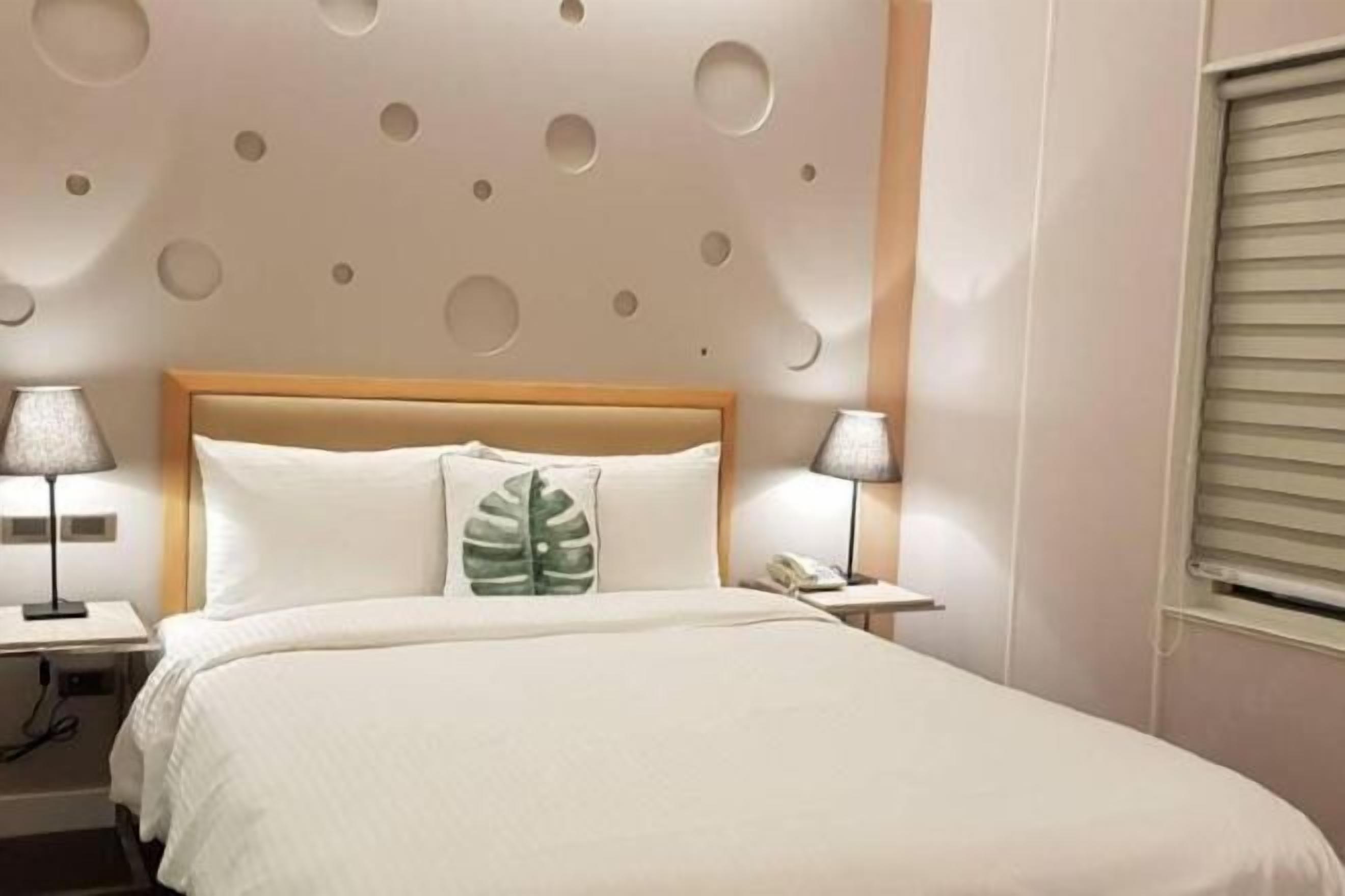 Caja de seguridad en la habitación, escritorio y wifi gratis 