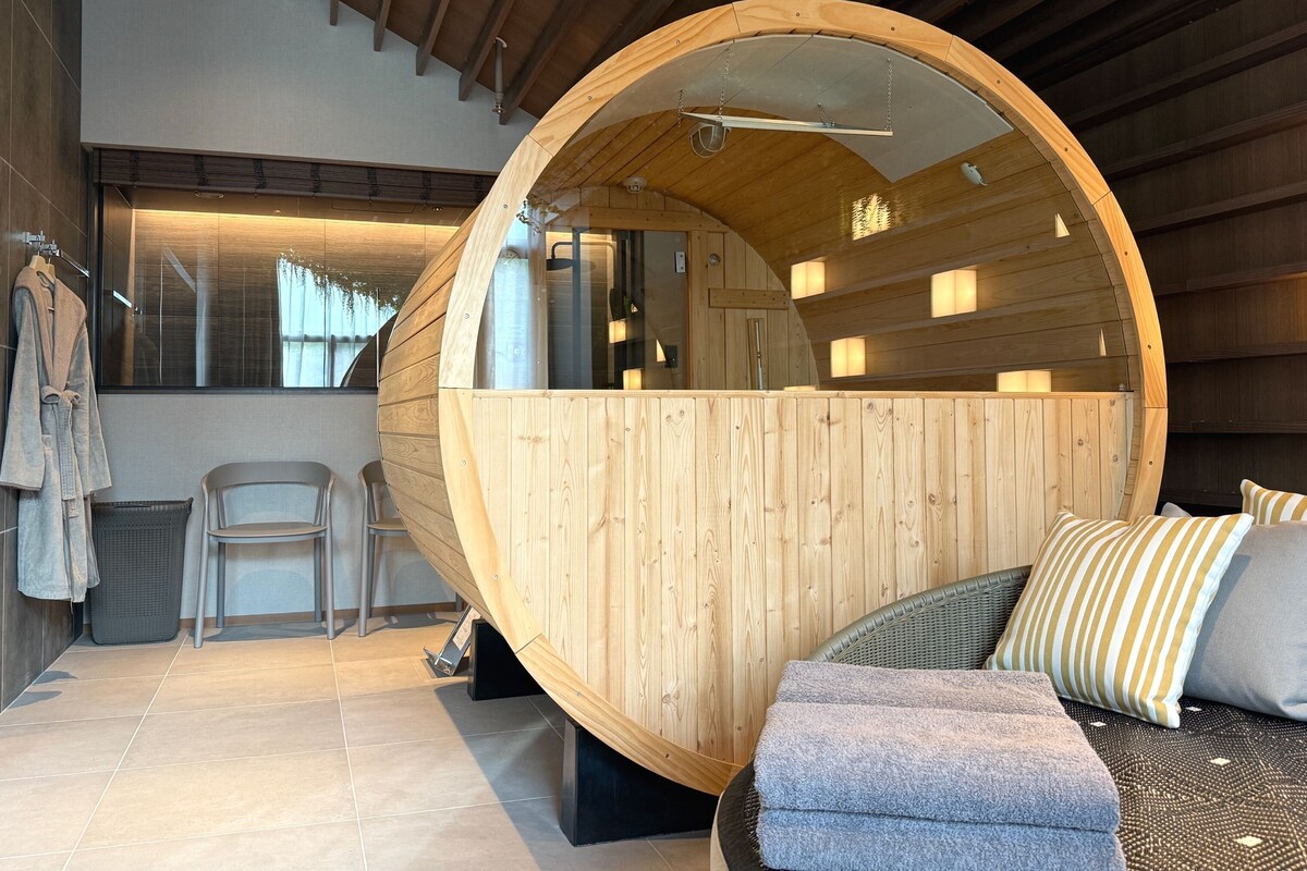 Suite, 1 habitación, para no fumadores, sauna (Wellness Room w Sauna for 2,NorthWing) | Servicios de la habitación