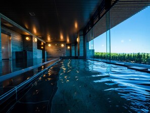Hot springs - Rusutsu Resort Hotel & Convention (Rusutsu)