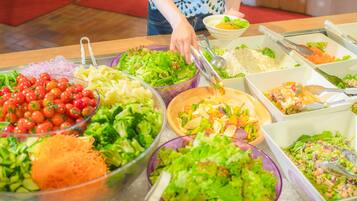 Café da manhã com buffet todos os dias (JPY 3300 por pessoa)