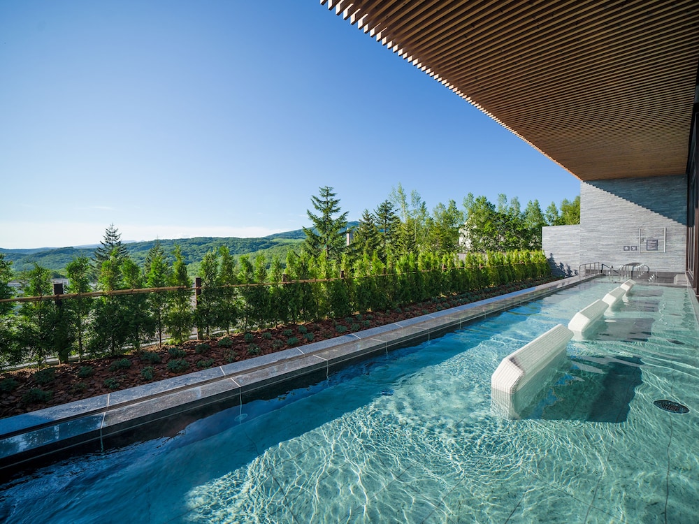 Rusutsu Resort Hotel & Convention by null