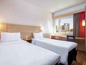 Habitación estándar, 2 camas individuales | Ropa de cama de alta calidad y camas con efecto memoria 