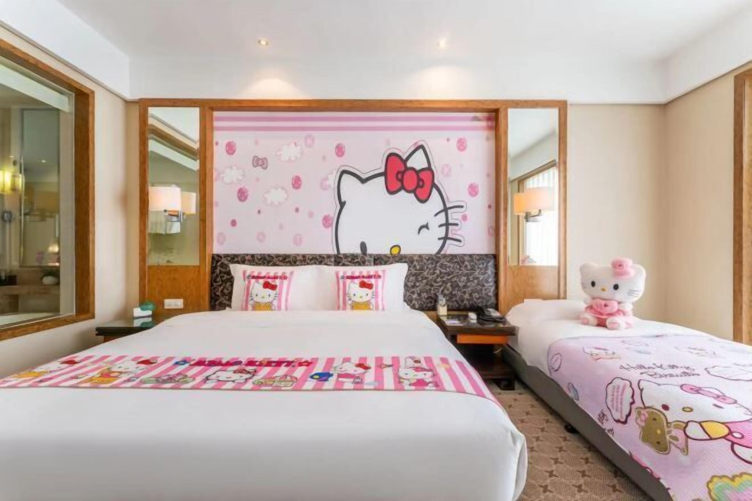 Cribs/infant beds, alarm clocks