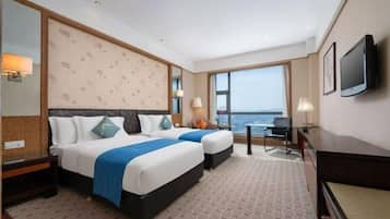 Cots/infant beds, alarm clocks