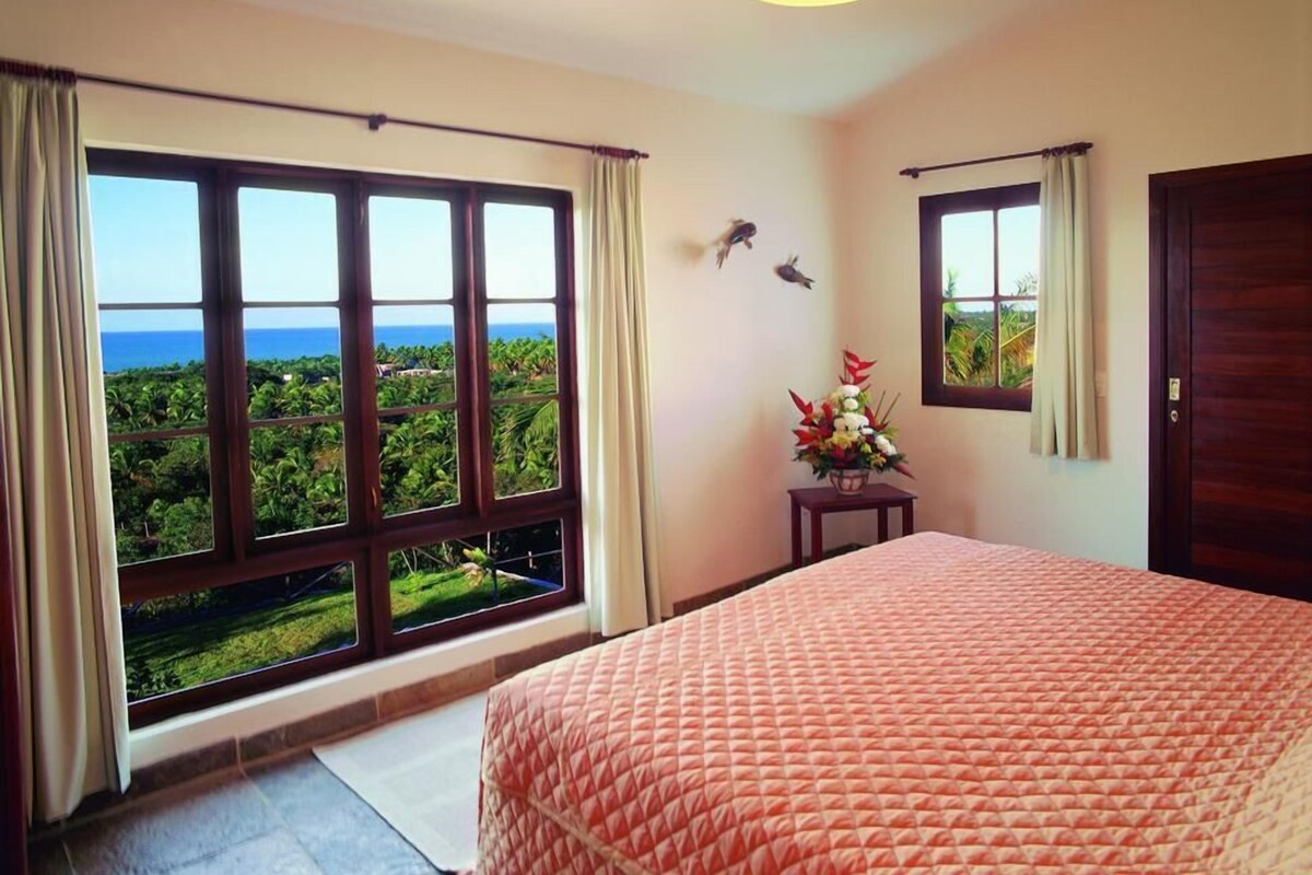 Minibar, in-room safe, desk, blackout curtains