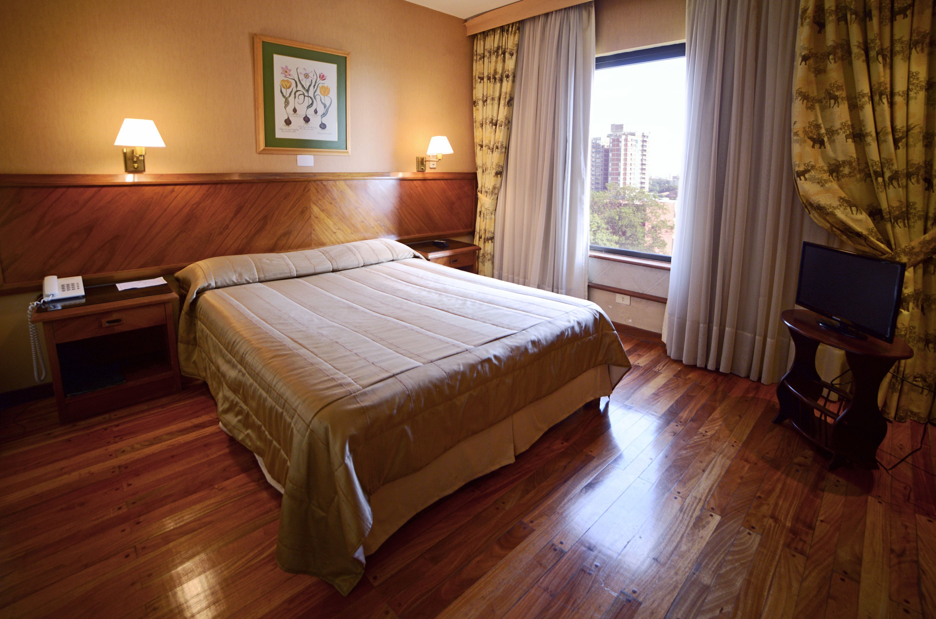 1 bedroom, premium bedding, pillow-top beds, minibar