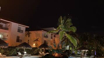 Outdoor pool, pool umbrellas