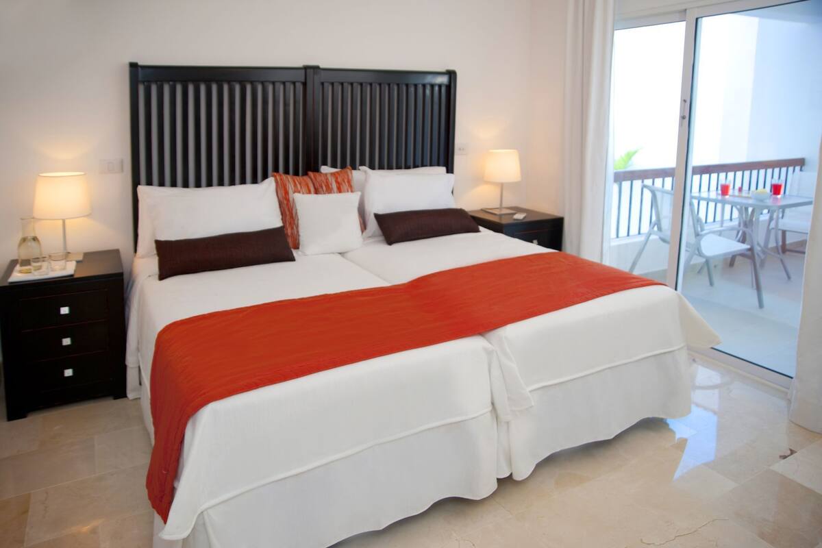 In-room safe, soundproofing, iron/ironing board (on request)