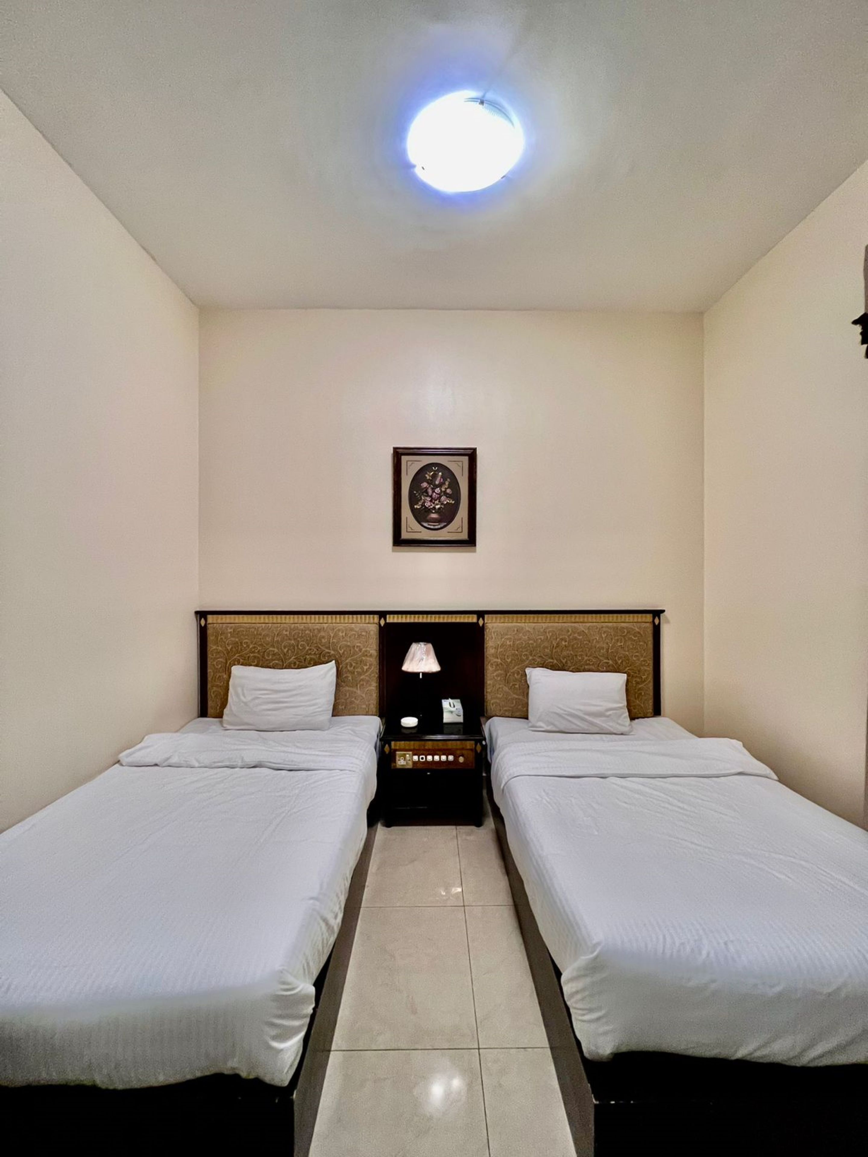standard double room, 2 single beds | 1 bedroom, minibar, in-room safe, desk
