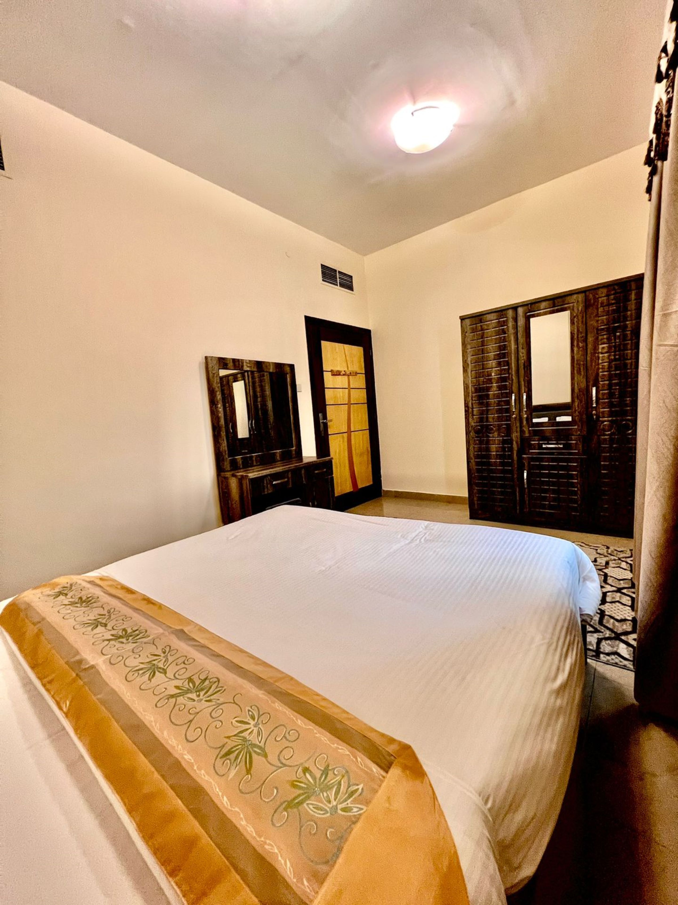 standard double room | 1 bedroom, minibar, in-room safe, desk