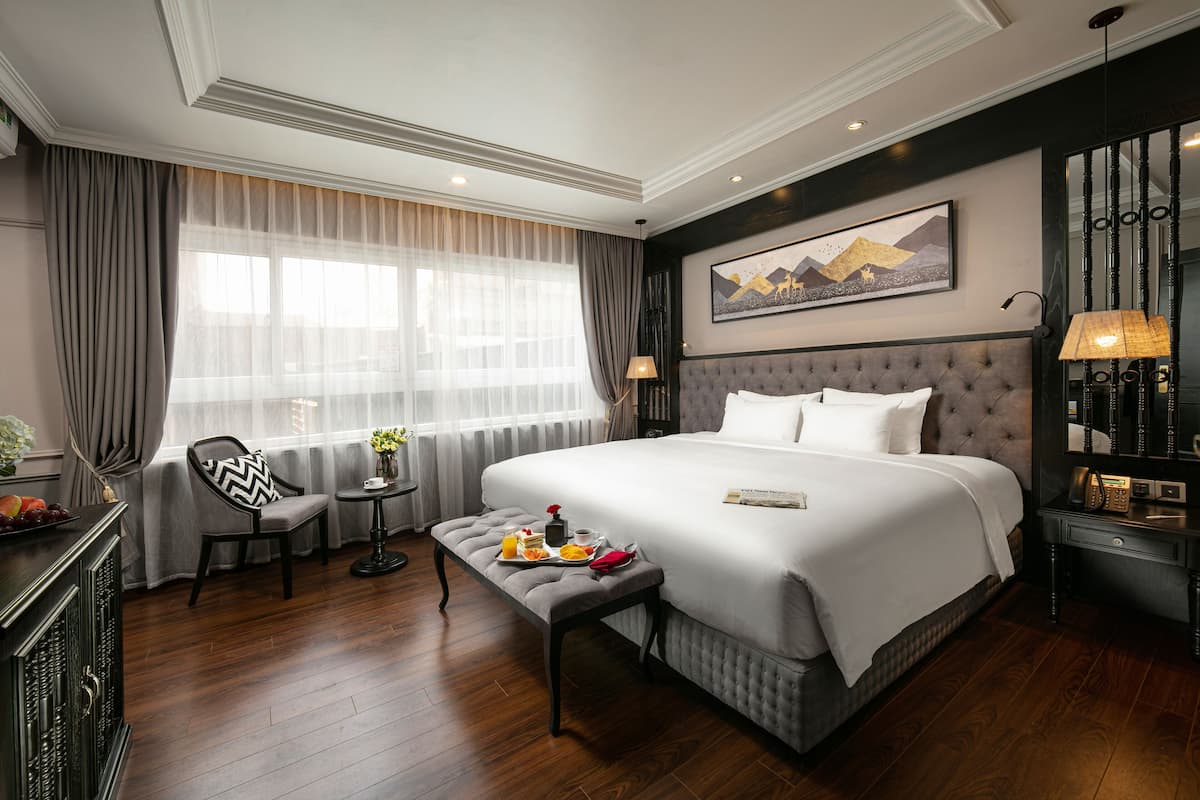 Minibar, in-room safe, individually decorated, individually furnished