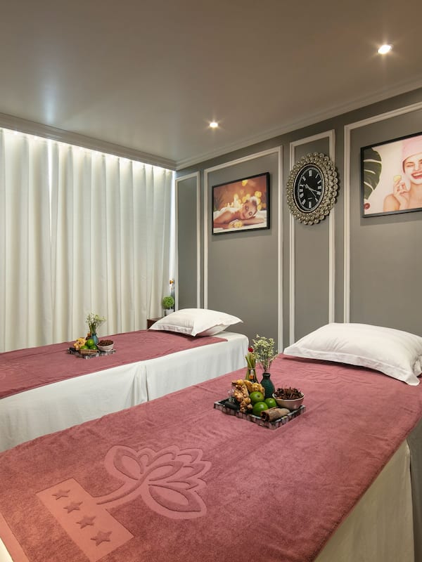 Body treatments, hot stone massages, Swedish massages, body scrubs