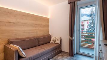 Coffres-forts dans les chambres, bureau, Wi-Fi gratuit, draps fournis