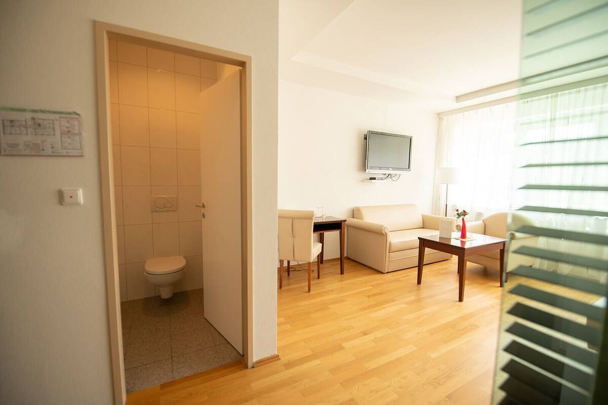 deluxe double room | 1 bedroom, minibar, in-room safe, desk