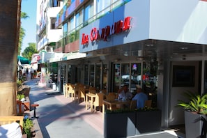 Fachada de la propiedad
