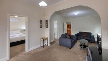 Cottage, 2 Bedrooms, Kitchen (Charles Rasp Cottage) | Living area