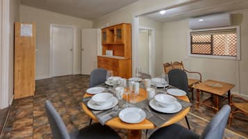 Casa de campo, 2 habitaciones, cocina (Charles Rasp Cottage) | Comedor
