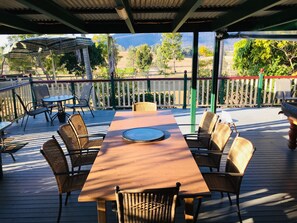 Outdoor dining - Clandulla Cottages (Boyland)