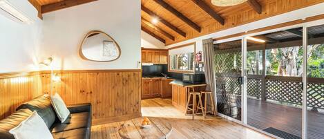 Cabin (Casuarina Cabin) | Living area