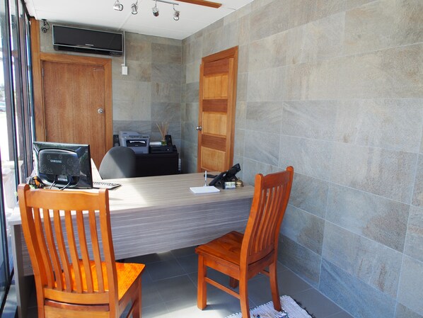 Reception - City Beach Motel (Wollongong)