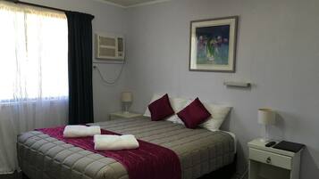 Standard Suite, 1 Bedroom, Non Smoking, Kitchenette (Queen) | Wi-fi percuma