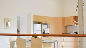 Standard Apartment, Multiple Bedrooms, Non Smoking, Kitchen (3 Bedrm Townhouse min 2) | Iron/ironing board, WiFi (free), individually furnished, bed sheets - Parker by the Sea (Surf Beach)