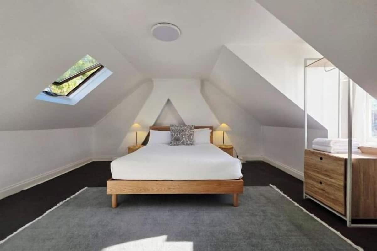 Fer et planche à repasser, Wi-Fi gratuit, draps fournis