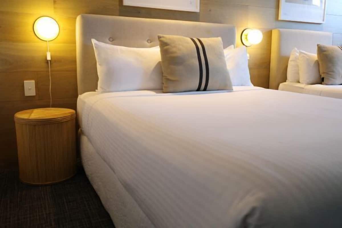 Minibar, schallisolierte Zimmer, Bügeleisen/Bügelbrett, kostenloses WLAN
