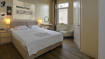 Deluxe Double or Twin Room | Soundproofing, iron/ironing board, free WiFi, bed sheets