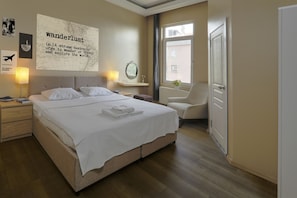 Deluxe Double or Twin Room - Hush Hostel Lounge (Istanbul)