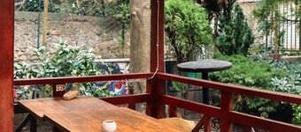 Hush Hostel Lounge
