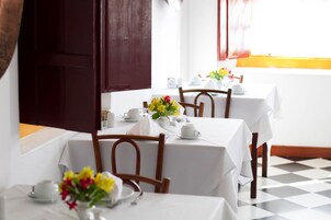 Desayuno completo incluido todos los días 