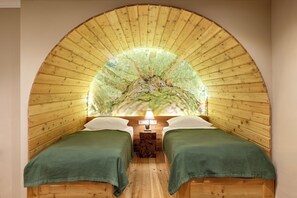 Hypo-allergenic bedding, down duvets, individually decorated - Hotel Schloss Hertefeld (Weeze)