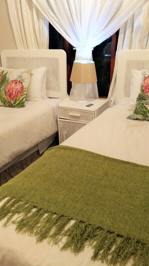Standard Apartment, 2 Bedrooms | Soundproofing, iron/ironing board, bed sheets - Bay View Guest Apartments (Knysna)